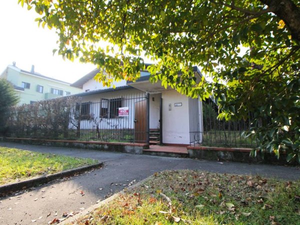 casa indipendente in vendita a Cerro Maggiore