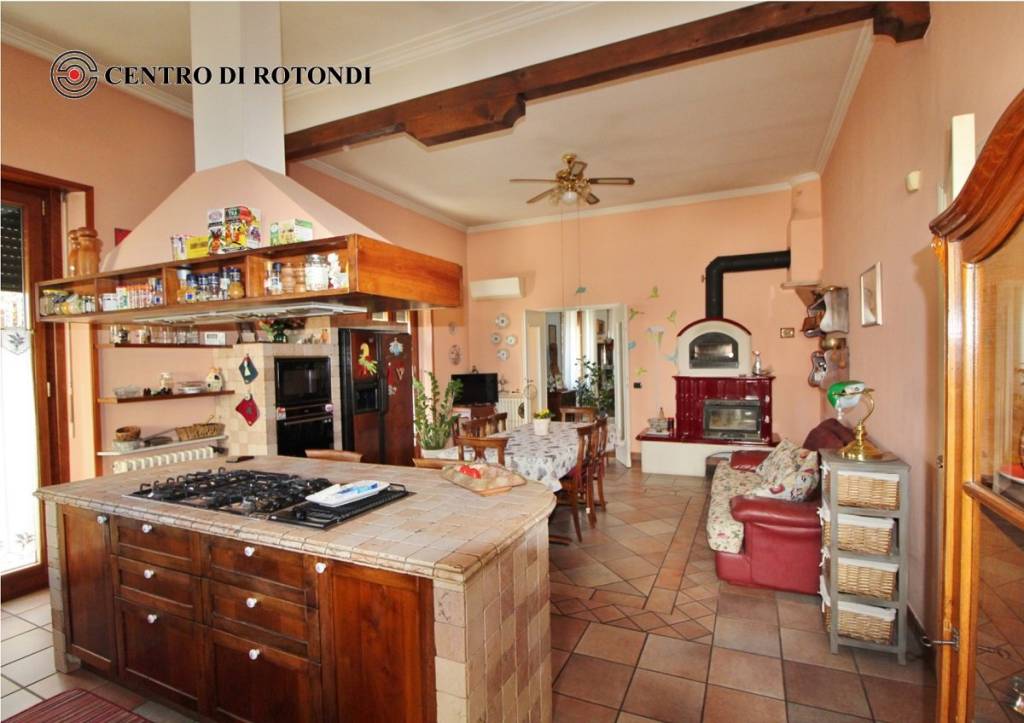 casa indipendente in vendita a Cerro Maggiore