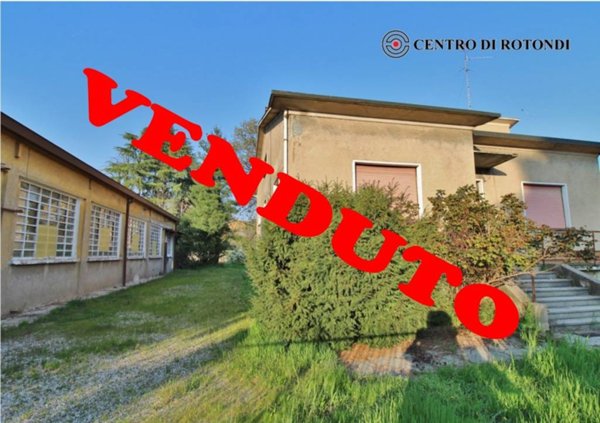 casa indipendente in vendita a Cerro Maggiore