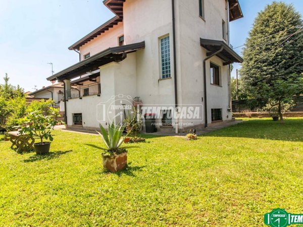 casa indipendente in vendita a Cerro Maggiore