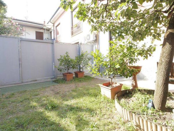 casa indipendente in vendita a Cerro Maggiore