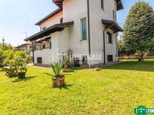 casa indipendente in vendita a Cerro Maggiore