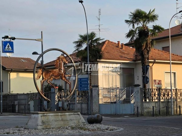 casa indipendente in vendita a Cerro Maggiore