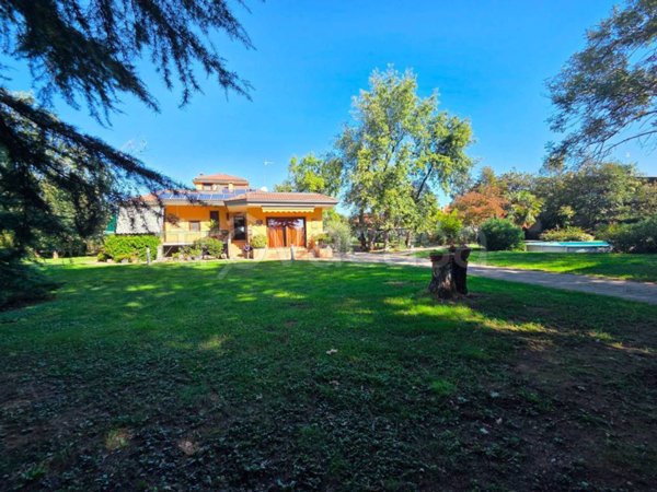casa indipendente in vendita a Cerro Maggiore