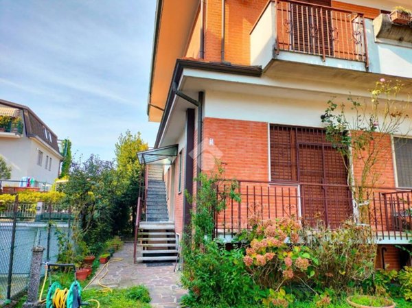casa indipendente in vendita a Cesano Boscone