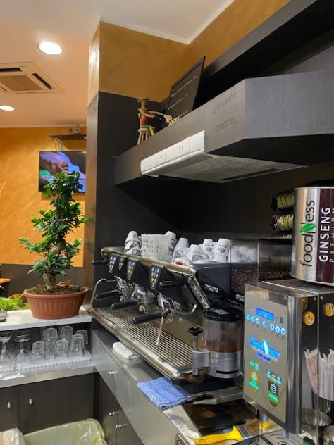 negozio in vendita a Cesano Boscone