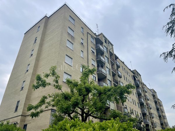 negozio in vendita a Cesano Boscone