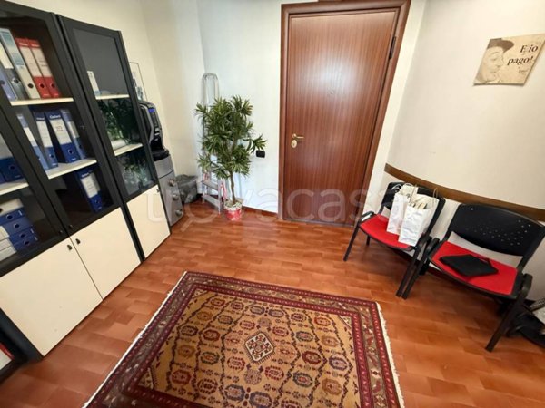 ufficio in vendita a Cesano Boscone