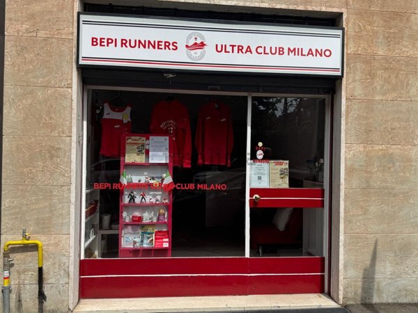 locale commerciale in vendita a Cesano Boscone
