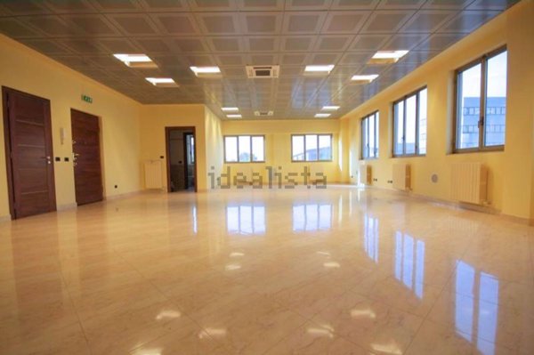ufficio in vendita a Cesano Boscone