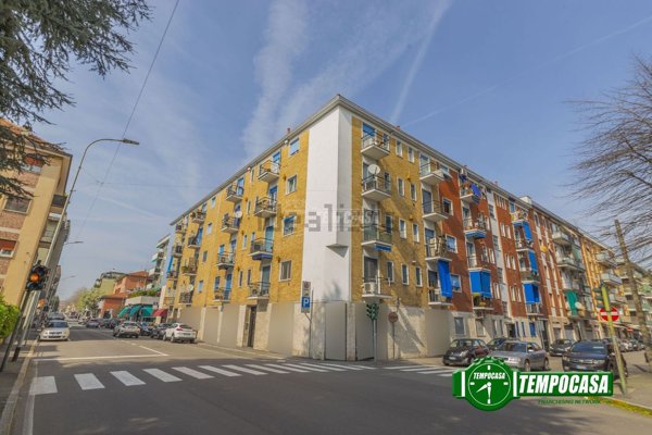 locale di sgombero in vendita a Cesano Boscone