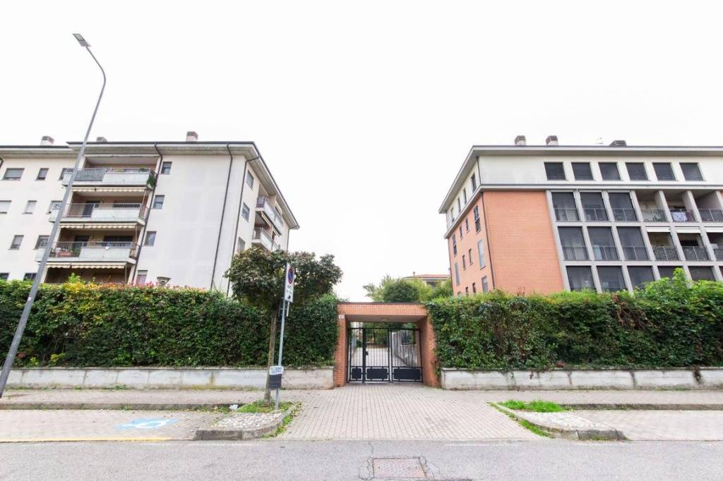 appartamento in vendita a Cesano Boscone