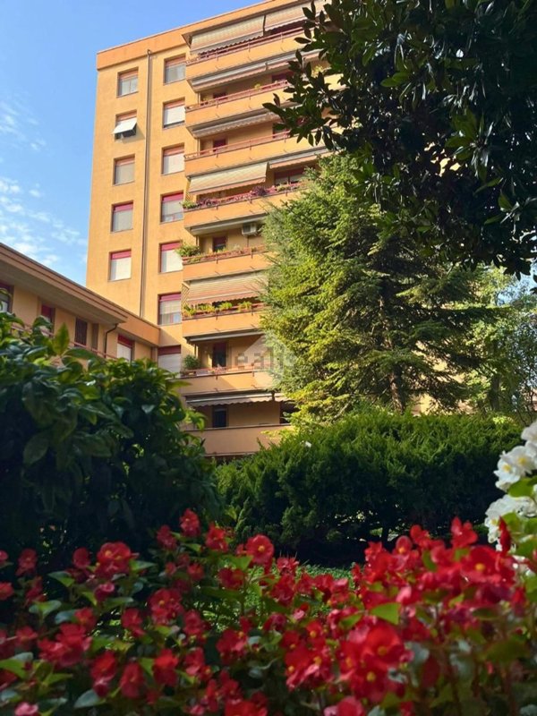 appartamento in vendita a Cesano Boscone