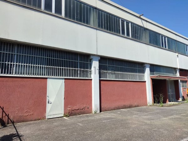 capannone in vendita a Cesano Boscone