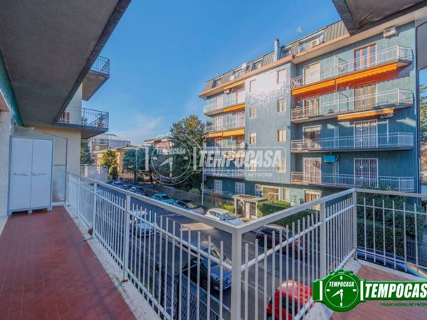 appartamento in vendita a Cesano Boscone in zona Villaggio Giardino