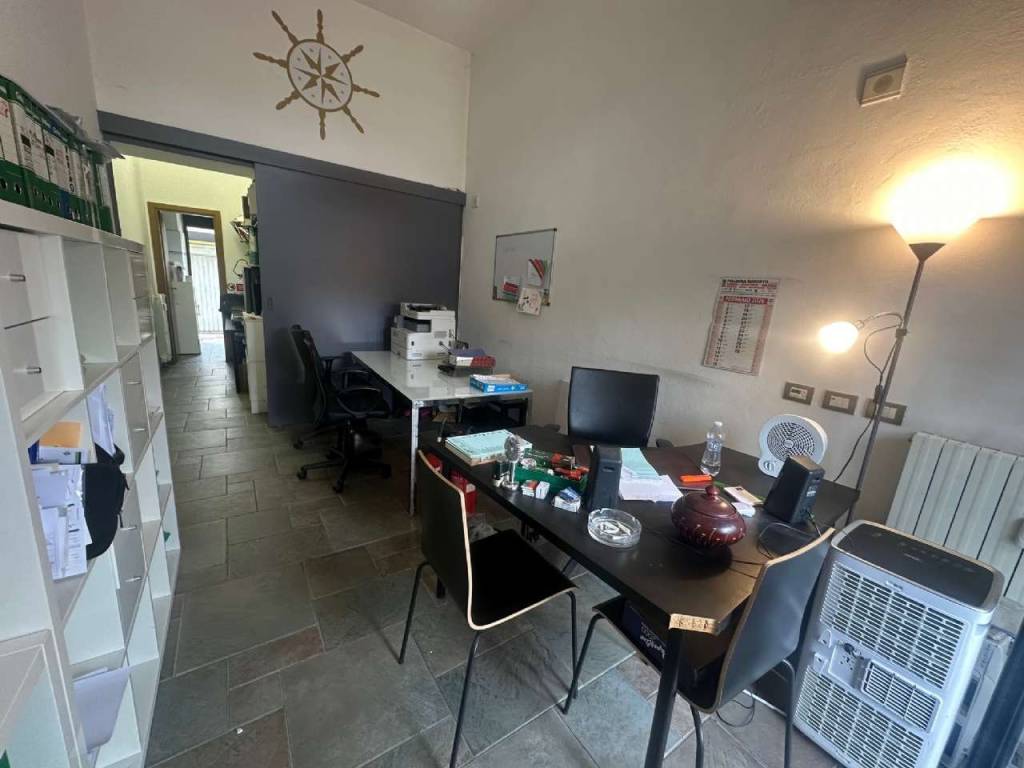 ufficio in vendita a Cesano Boscone