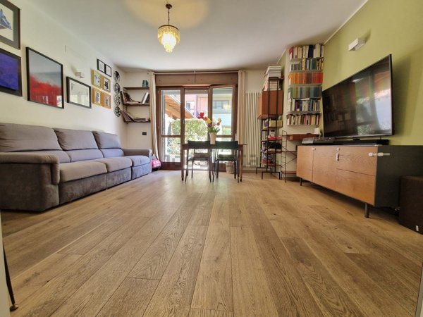 appartamento in vendita a Cesano Boscone in zona Villaggio Giardino