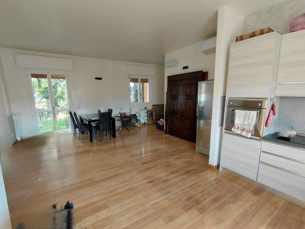 appartamento in vendita a Cesano Boscone in zona Villaggio Giardino