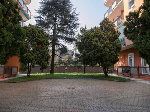 appartamento in vendita a Cesano Boscone