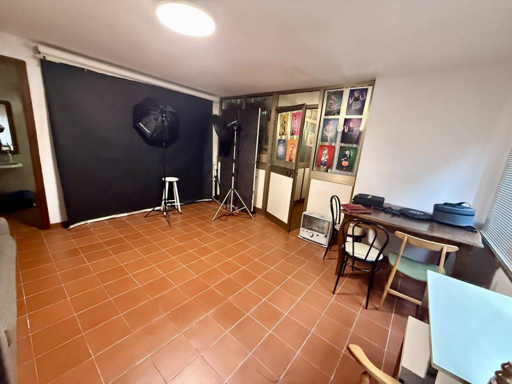 ufficio in vendita a Cesano Boscone