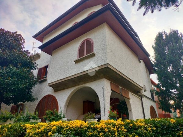 casa indipendente in vendita a Cesano Boscone