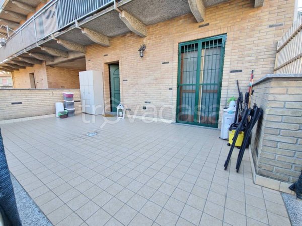 appartamento in vendita a Cesano Boscone in zona Villaggio Giardino
