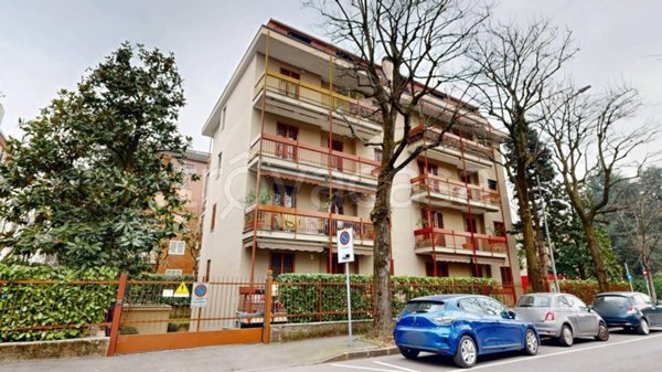 appartamento in vendita a Cesano Boscone in zona Villaggio Giardino