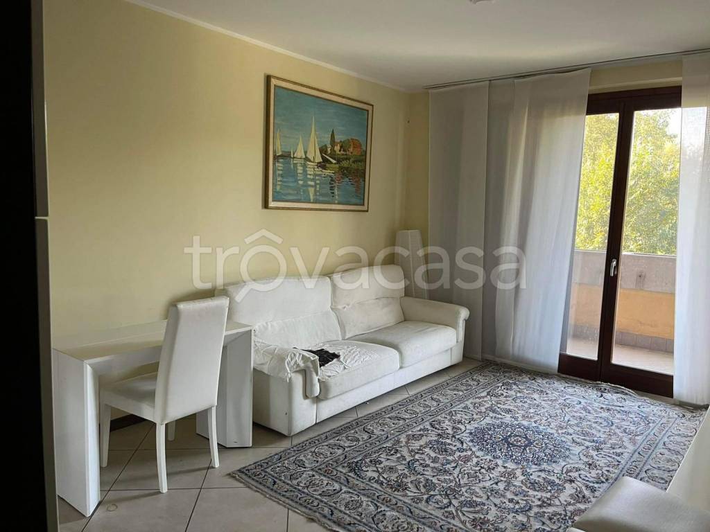 appartamento in vendita a Cesano Boscone in zona Villaggio Giardino