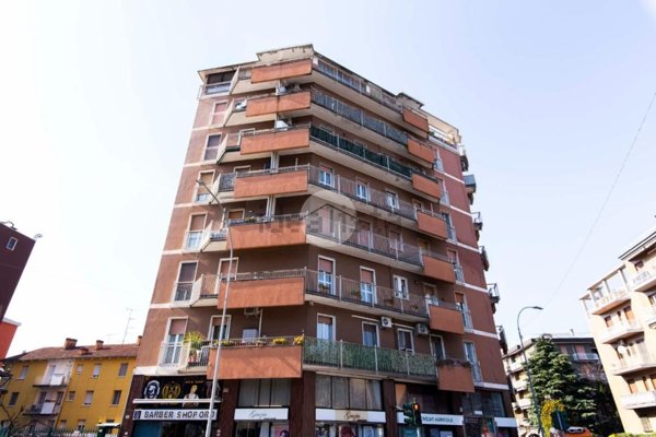 appartamento in vendita a Cesano Boscone in zona Villaggio Giardino
