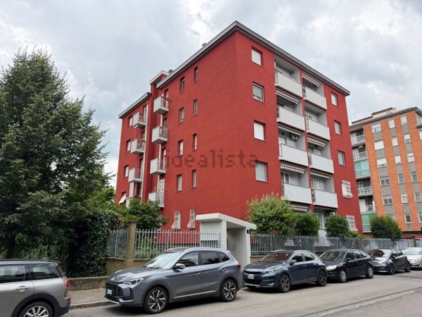 appartamento in vendita a Cesano Boscone in zona Villaggio Giardino