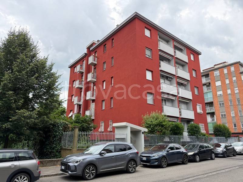 appartamento in vendita a Cesano Boscone in zona Villaggio Giardino