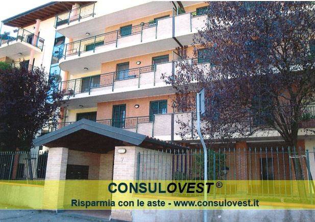 appartamento in vendita a Cesano Boscone in zona Villaggio Giardino