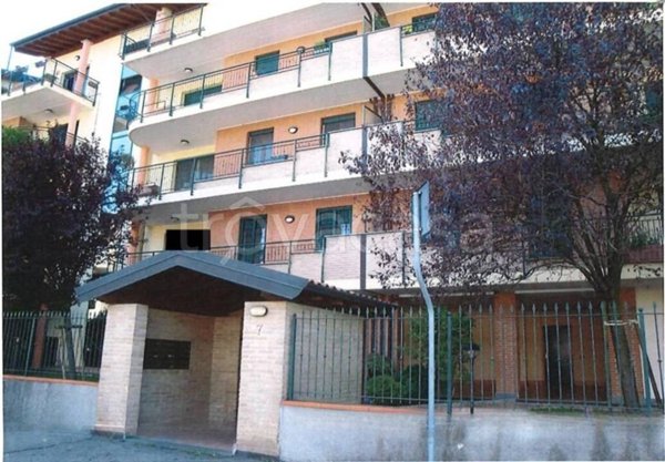 appartamento in vendita a Cesano Boscone in zona Villaggio Giardino