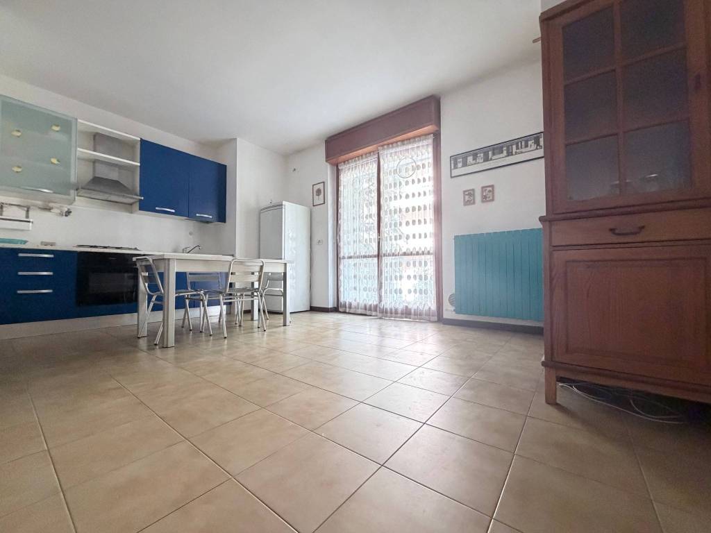 appartamento in vendita a Cesano Boscone in zona Villaggio Giardino