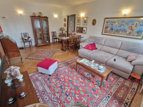 appartamento in vendita a Cesano Boscone in zona Villaggio Giardino
