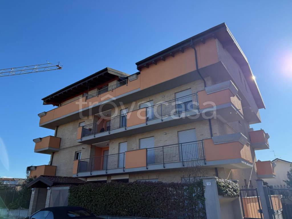 appartamento in vendita a Cesano Boscone in zona Villaggio Giardino