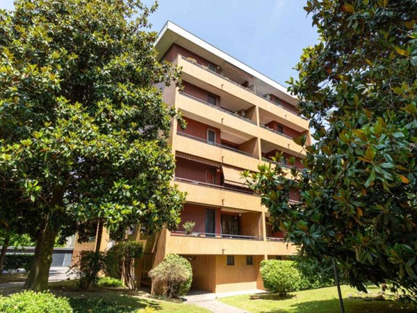 appartamento in vendita a Cesano Boscone in zona Villaggio Giardino