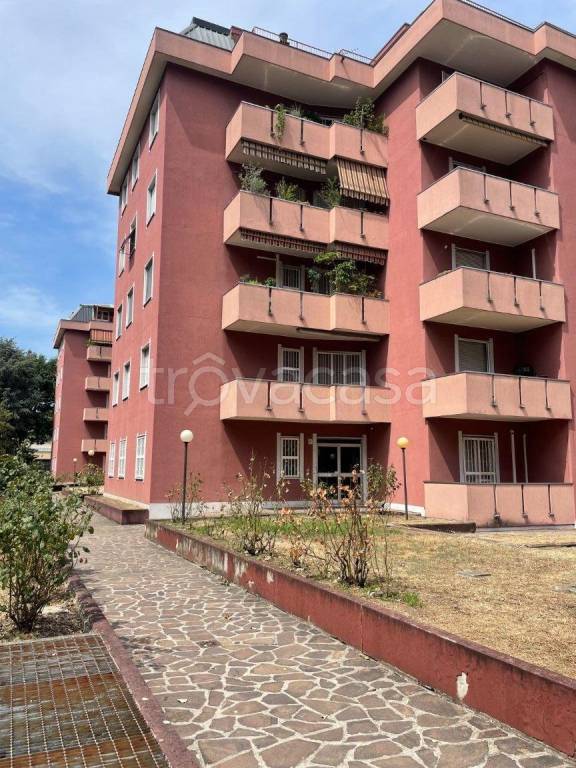 appartamento in vendita a Cesano Boscone in zona Villaggio Giardino