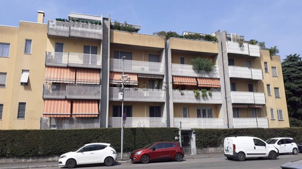 appartamento in vendita a Cesano Boscone in zona Villaggio Giardino