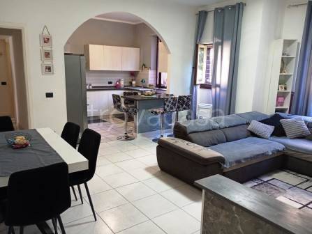 appartamento in vendita a Cesano Boscone in zona Villaggio Giardino