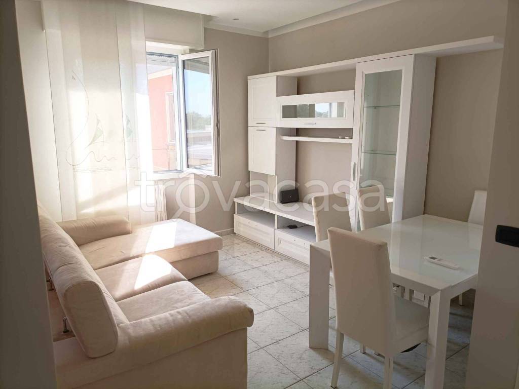 appartamento in vendita a Cesano Boscone in zona Villaggio Giardino