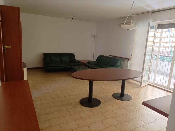 appartamento in vendita a Cesano Boscone in zona Villaggio Giardino