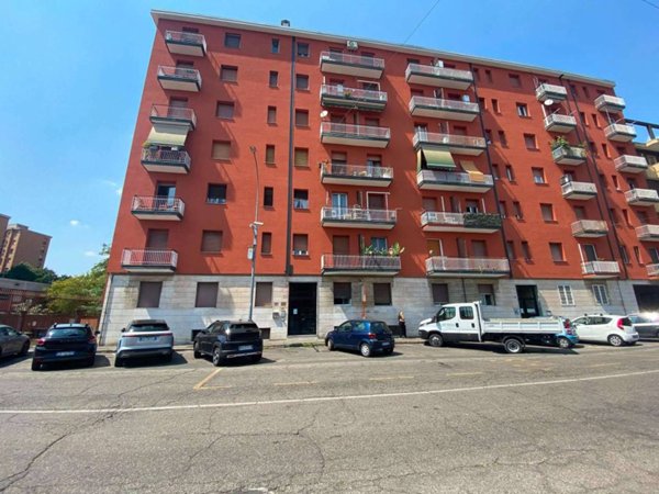 appartamento in vendita a Cesano Boscone in zona Villaggio Giardino