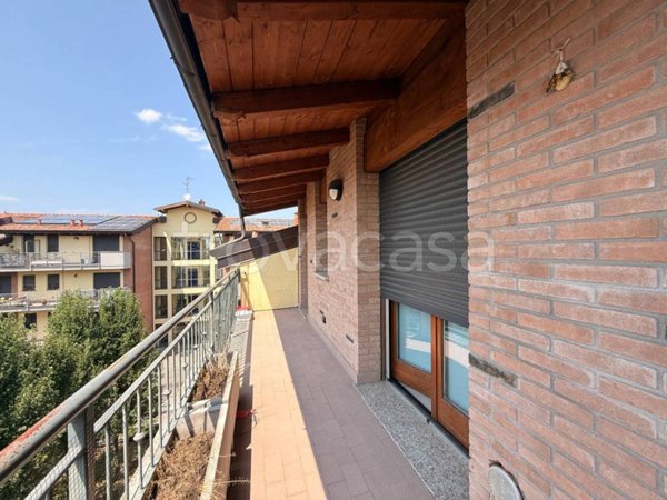 appartamento in vendita a Cesano Boscone in zona Villaggio Giardino