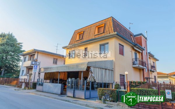 appartamento in vendita a Cesano Boscone in zona Villaggio Giardino