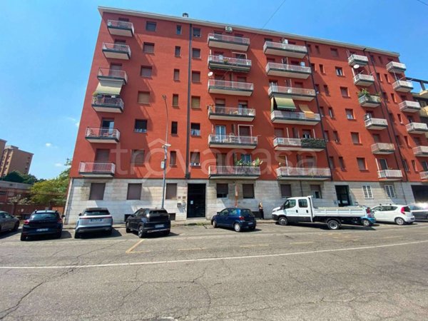 appartamento in vendita a Cesano Boscone in zona Villaggio Giardino