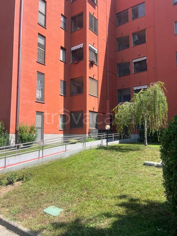 appartamento in vendita a Cesano Boscone in zona Villaggio Giardino