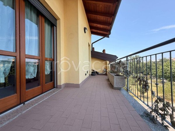 appartamento in vendita a Cesano Boscone in zona Villaggio Giardino