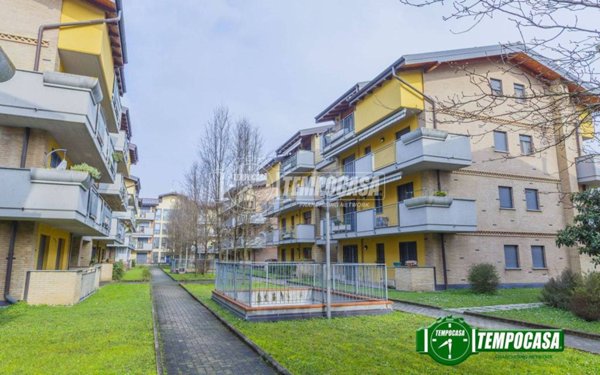 appartamento in vendita a Cesano Boscone in zona Villaggio Giardino
