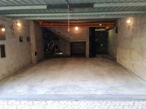 box auto in vendita a Cesano Boscone in zona Villaggio Giardino
